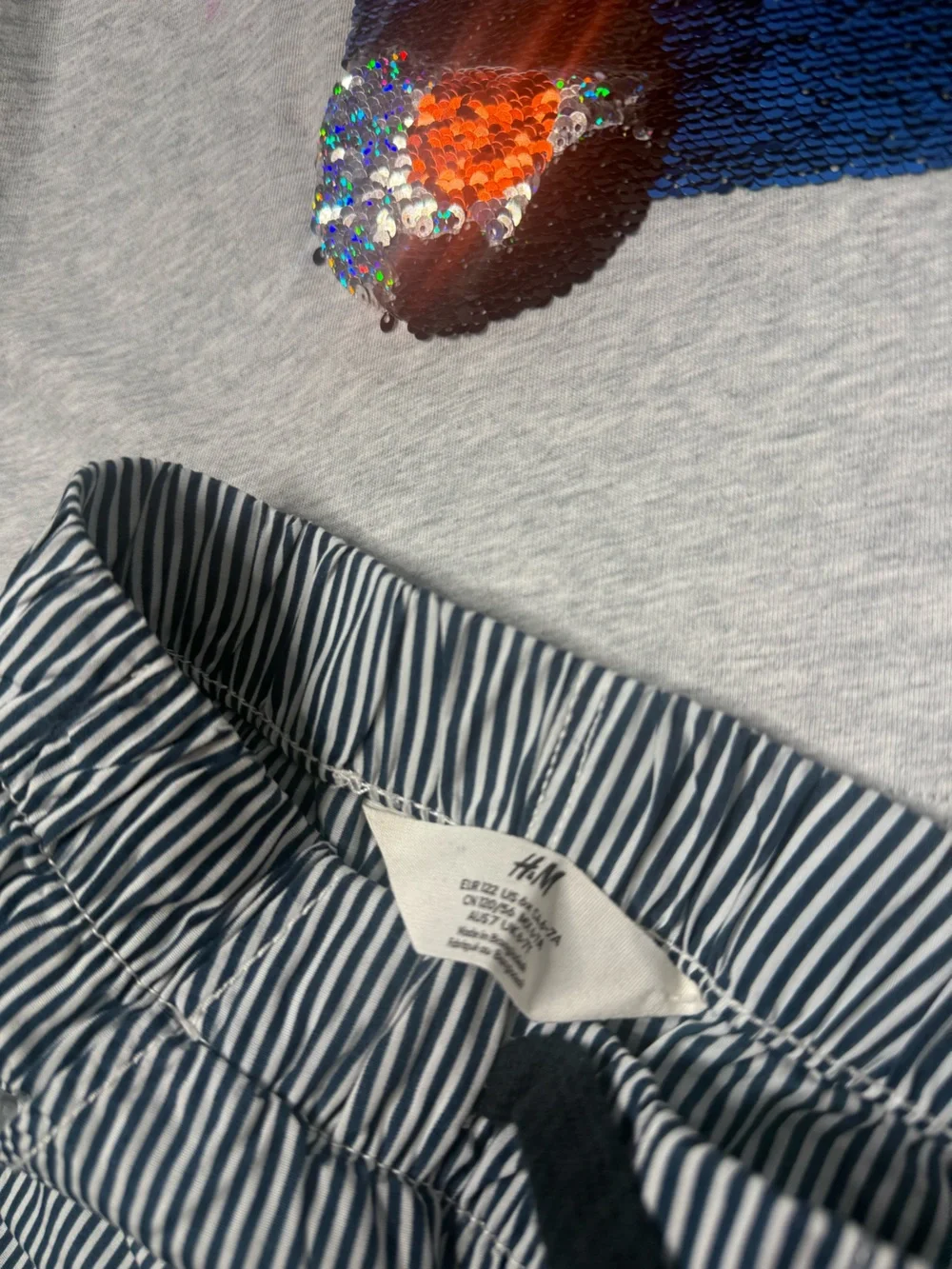 H&M Gray Tee & Striped Shorts Set with Blue Sequin interactive Tractor size 6/7